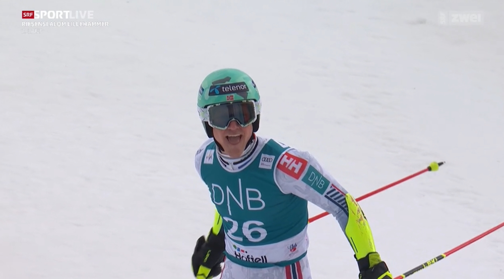 ����� ����