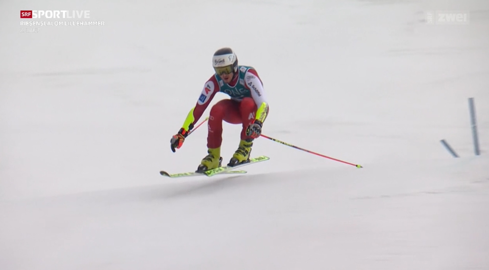 ����� ����