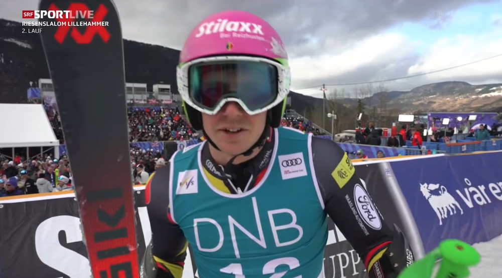 ����� ����