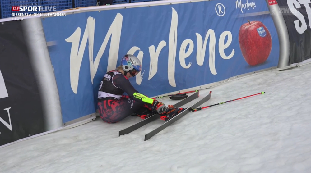 ����� ����