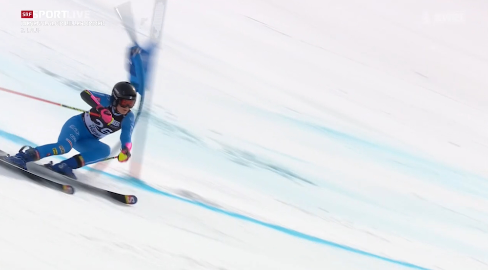 ����� ����