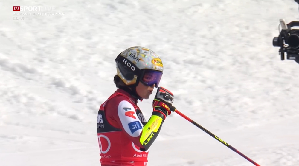 ����� ����