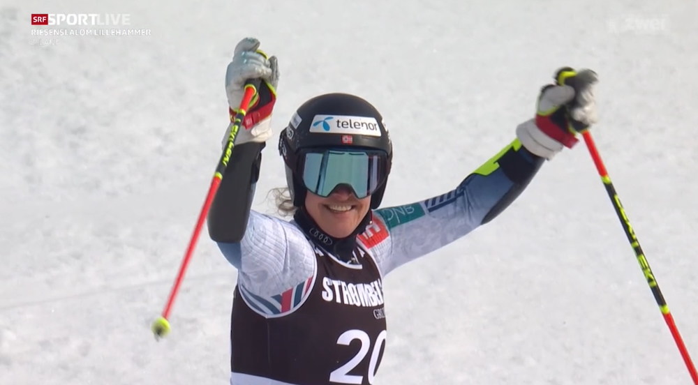 ����� ����