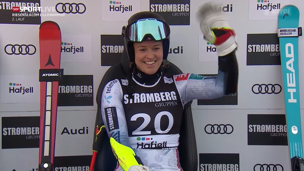 ����� ����