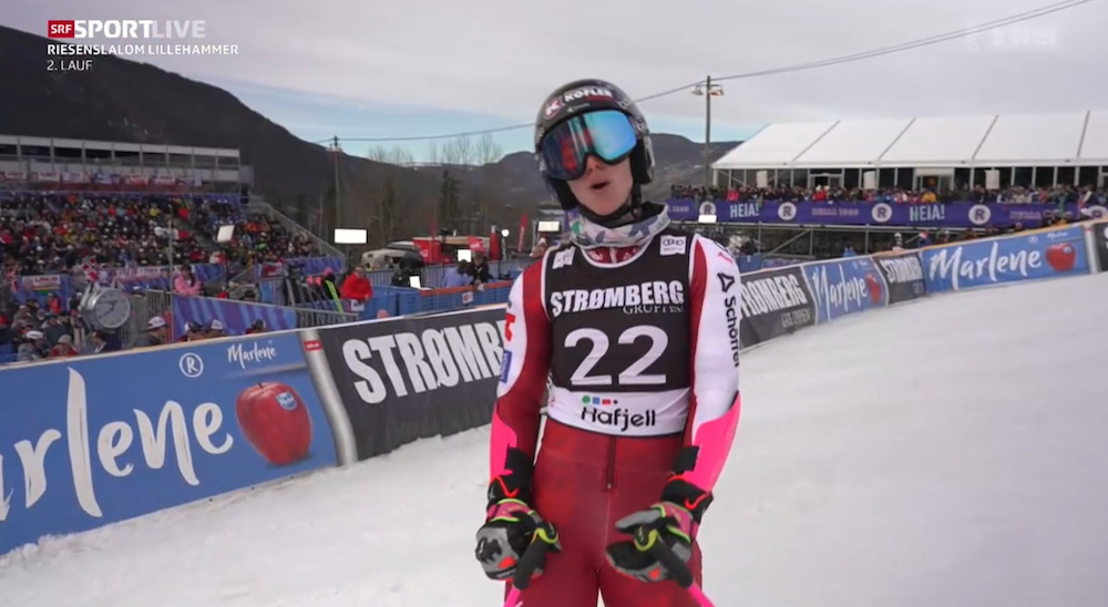 ����� ����