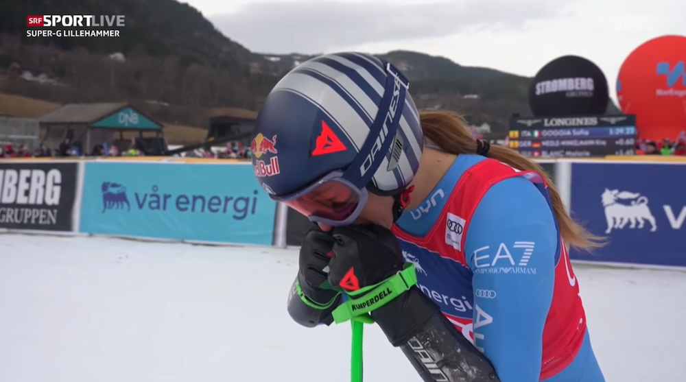 ����� ����