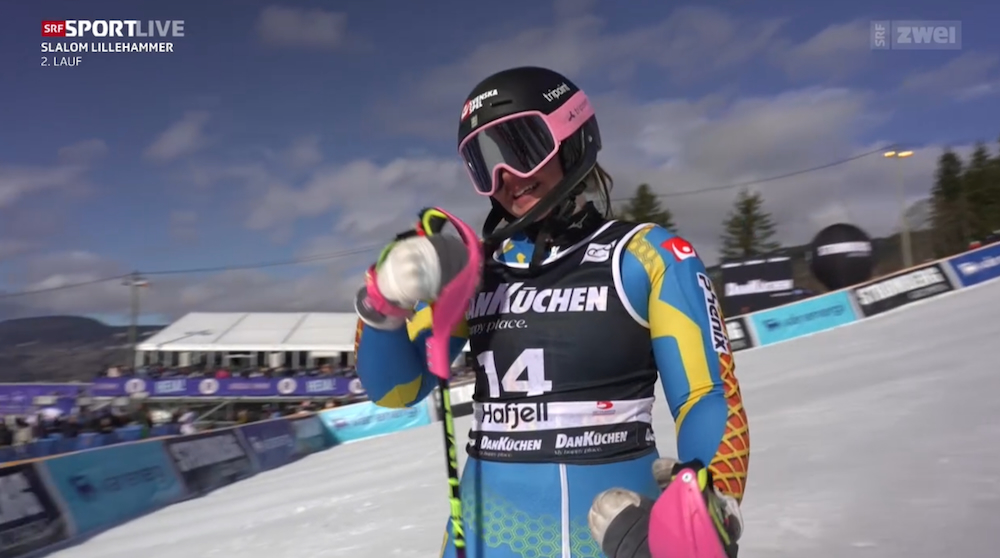 ����� ����