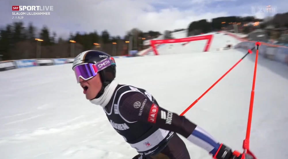 ����� ����