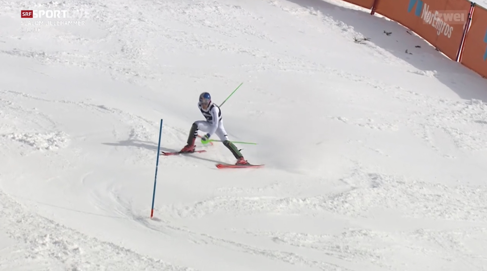 ����� ����