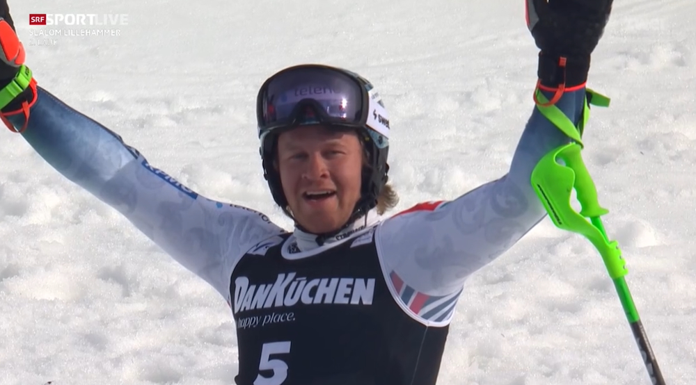 ����� ����