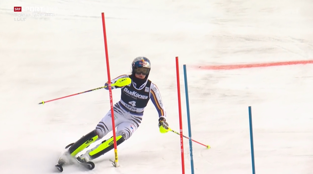 ����� ����