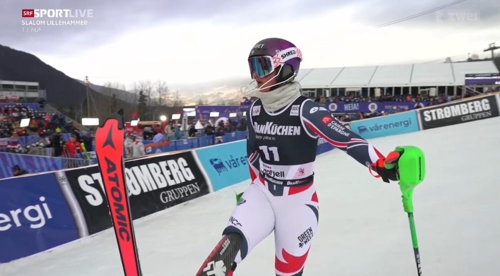 ����� ����