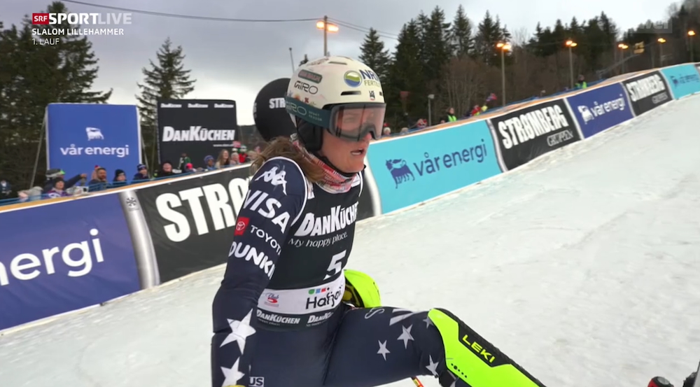 ����� ����