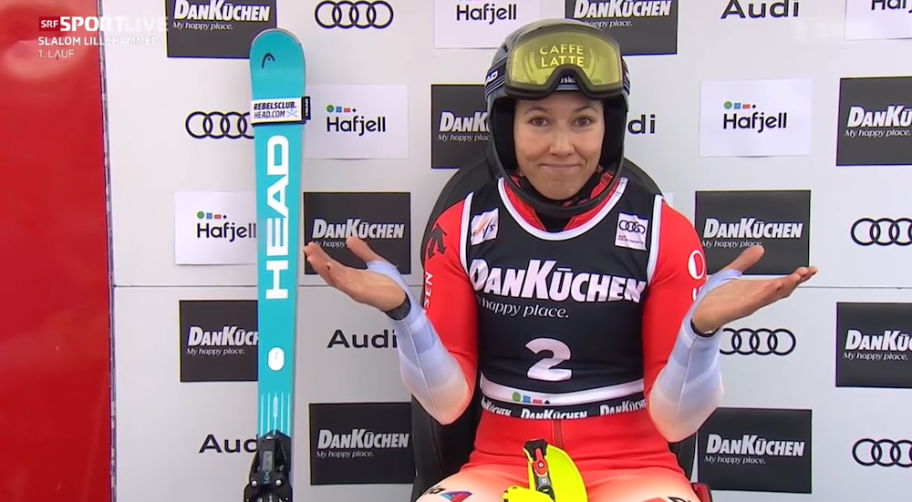 ����� ����