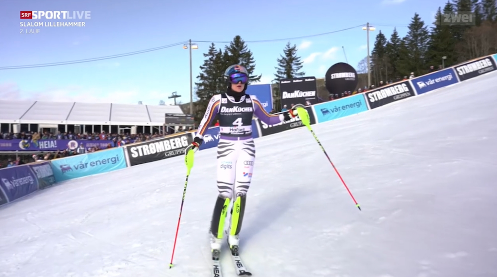 ����� ����