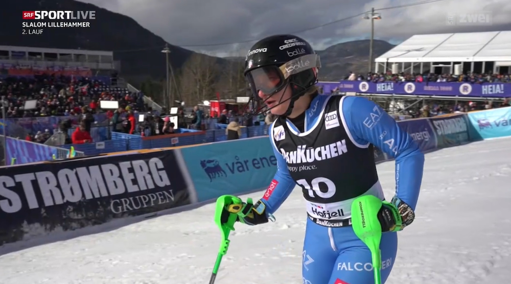 ����� ����