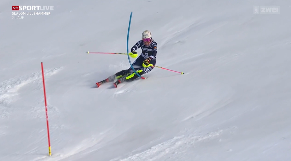 ����� ����