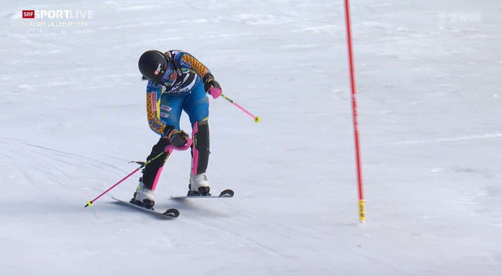 ����� ����