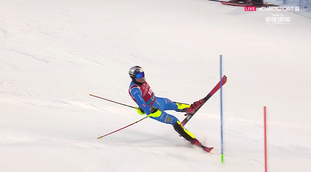 ����� ����