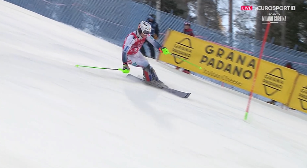 ����� ����