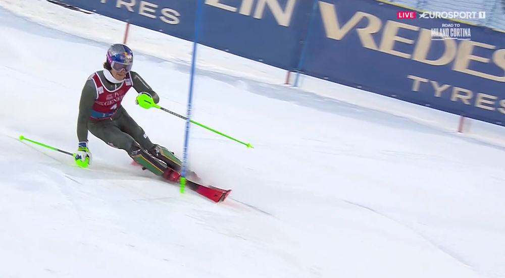 ����� ����