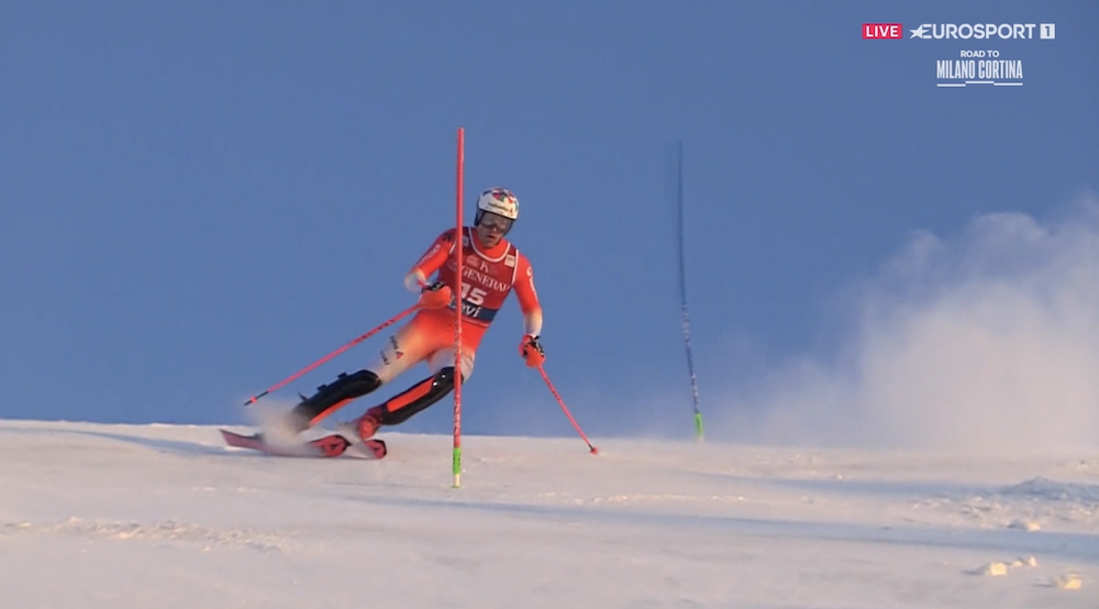 ����� ����