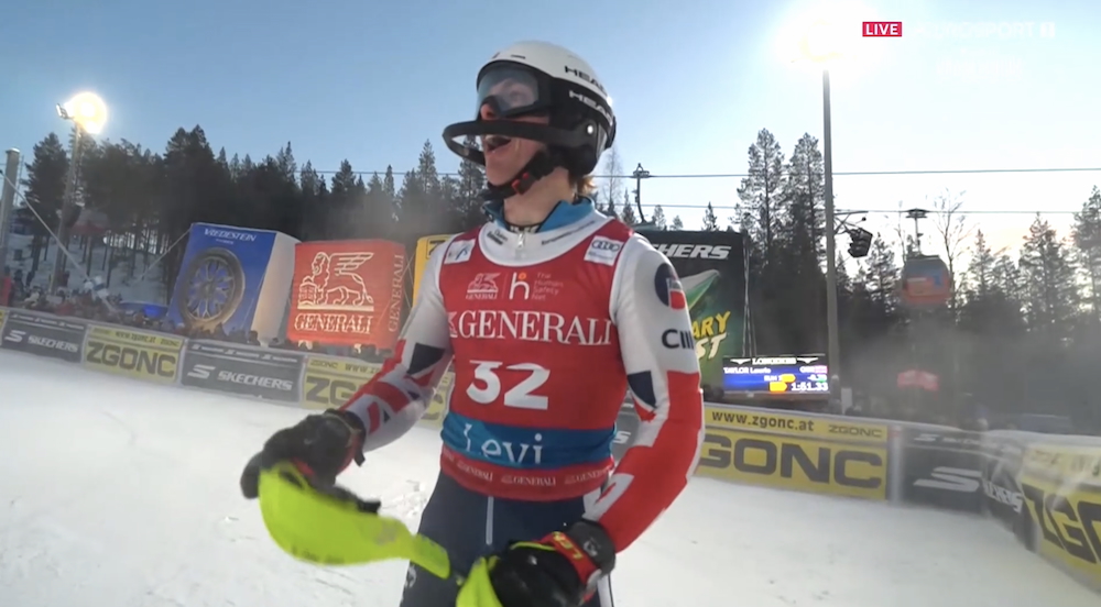 ����� ����