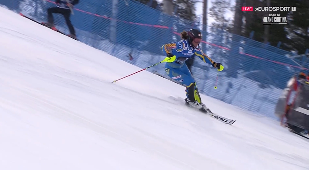 ����� ����