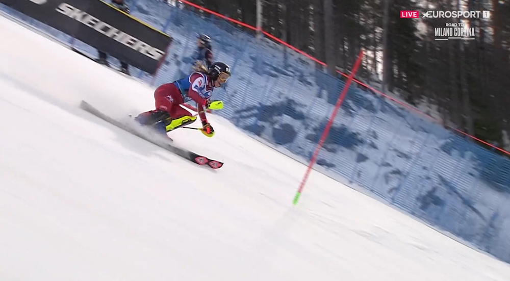 ����� ����