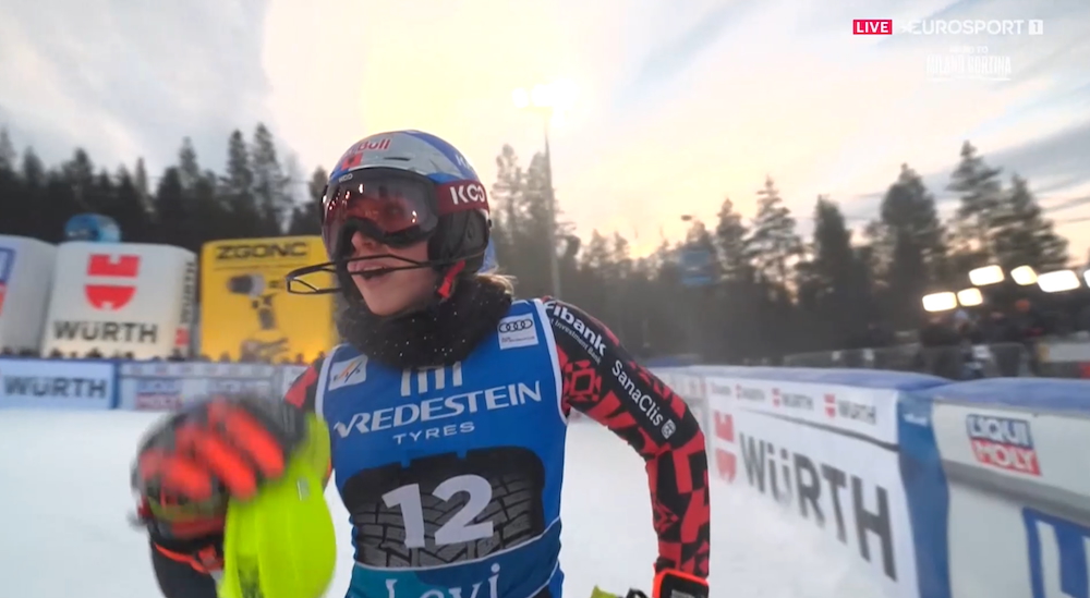 ����� ����