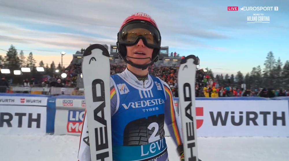 ����� ����