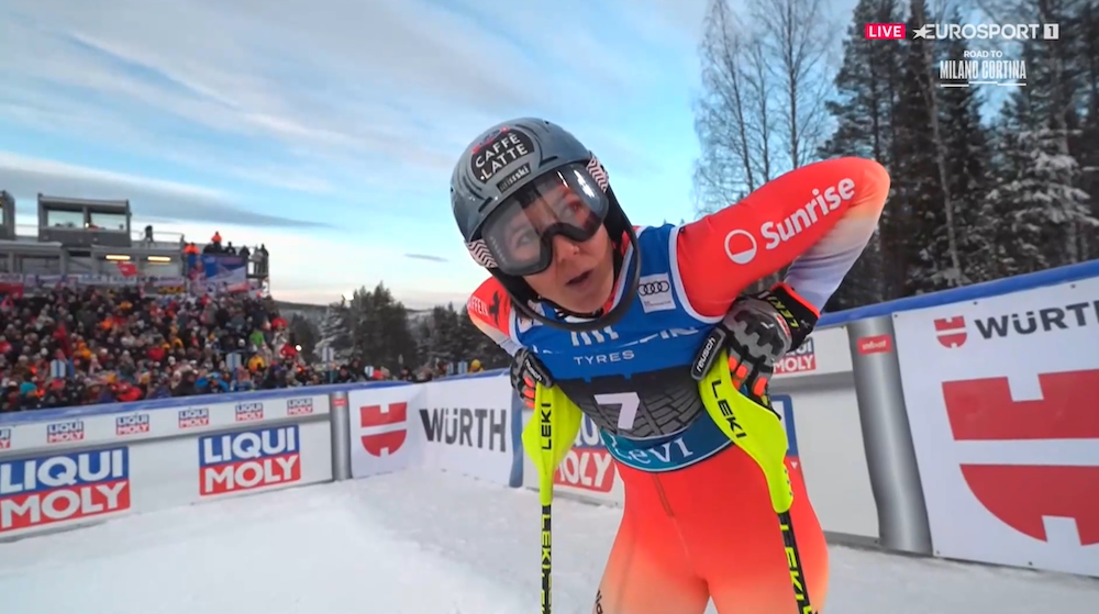 ����� ����