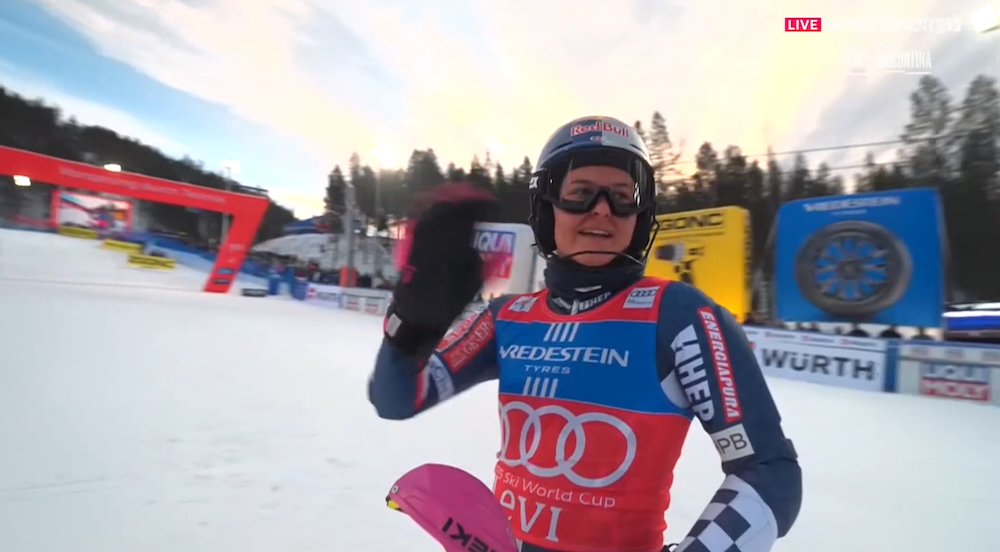 ����� ����