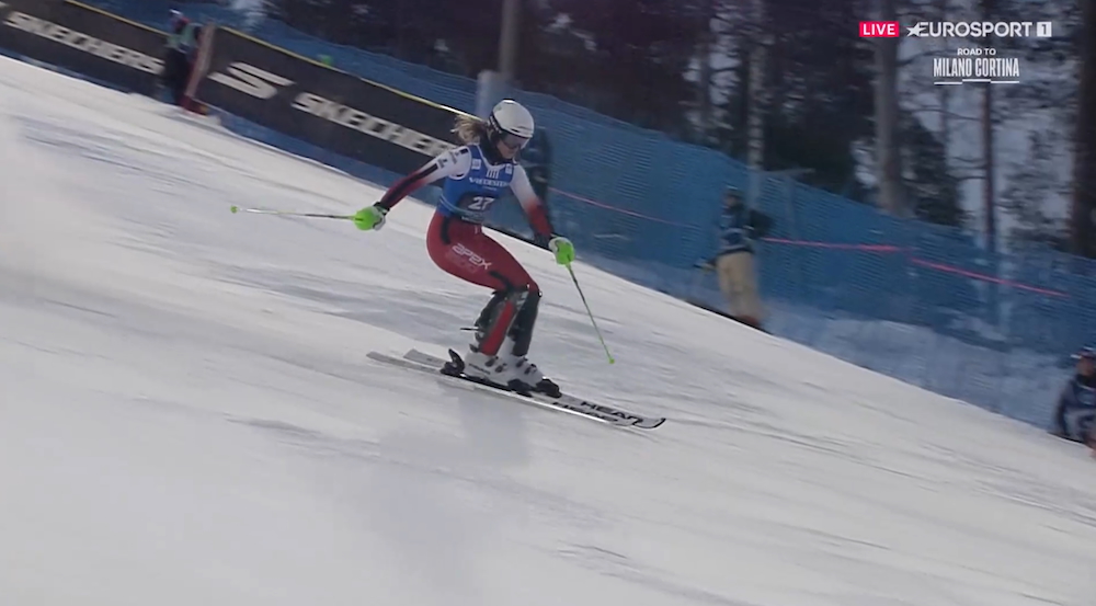 ����� ����