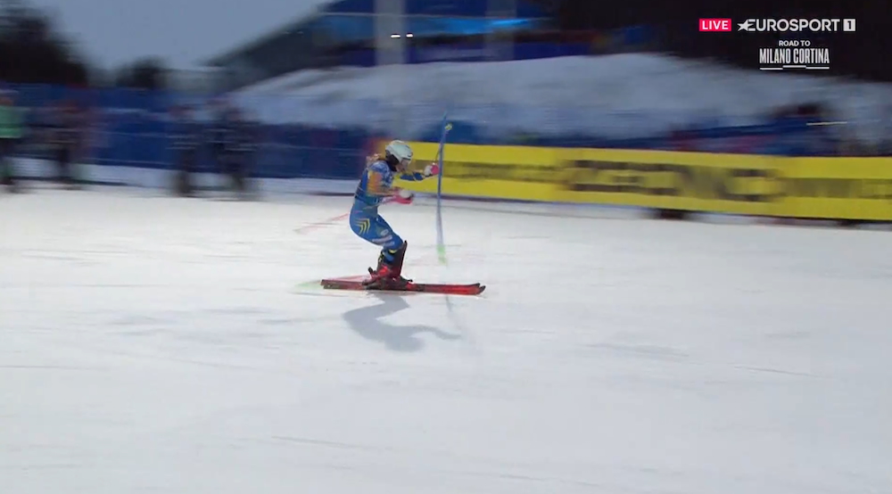 ����� ����