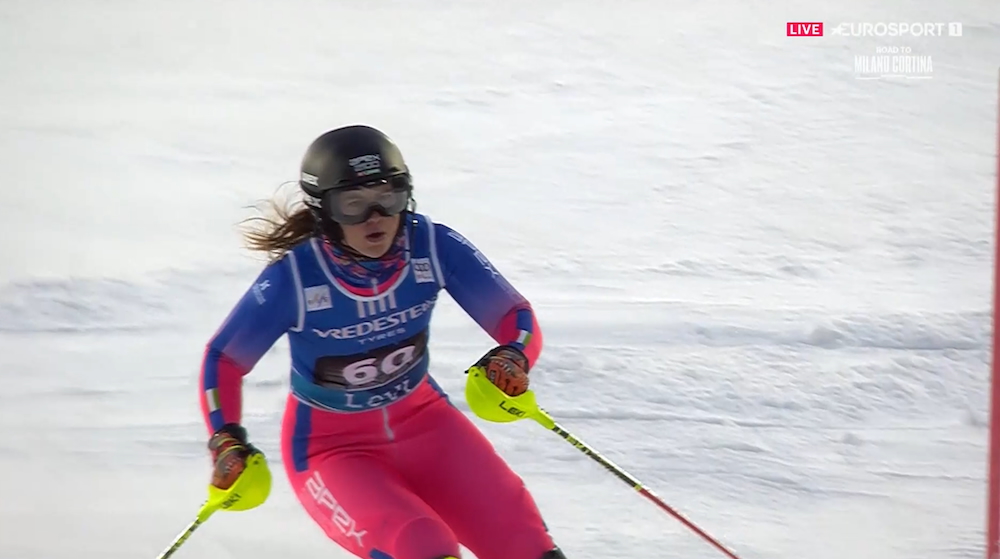 ����� ����