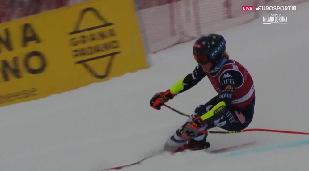 ����� ����