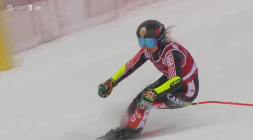 ����� ����