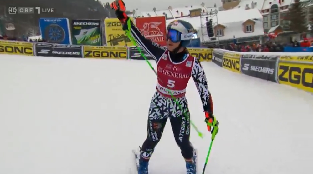 ����� ����