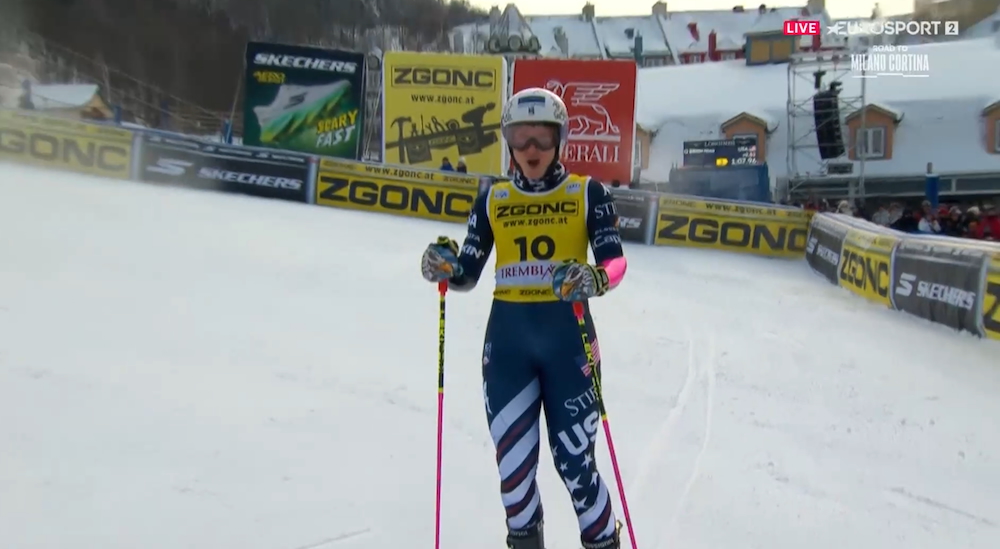 ����� ����