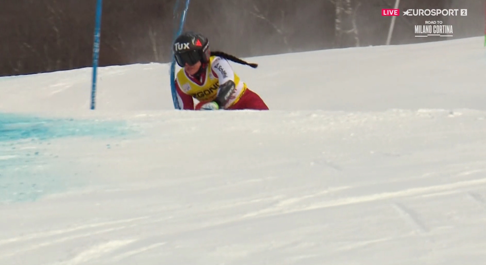 ����� ����