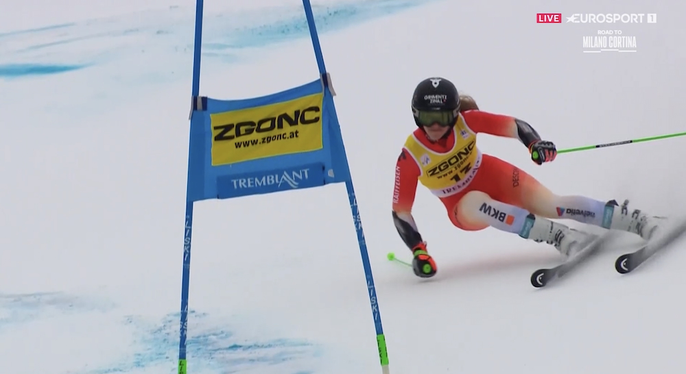 ����� ����