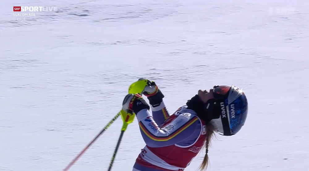 ����� ����