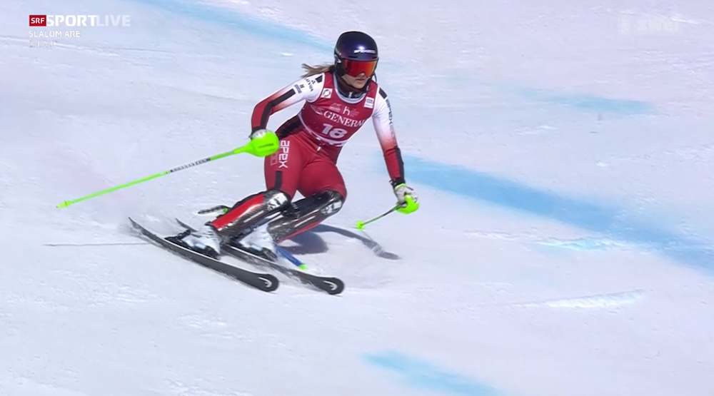 ����� ����