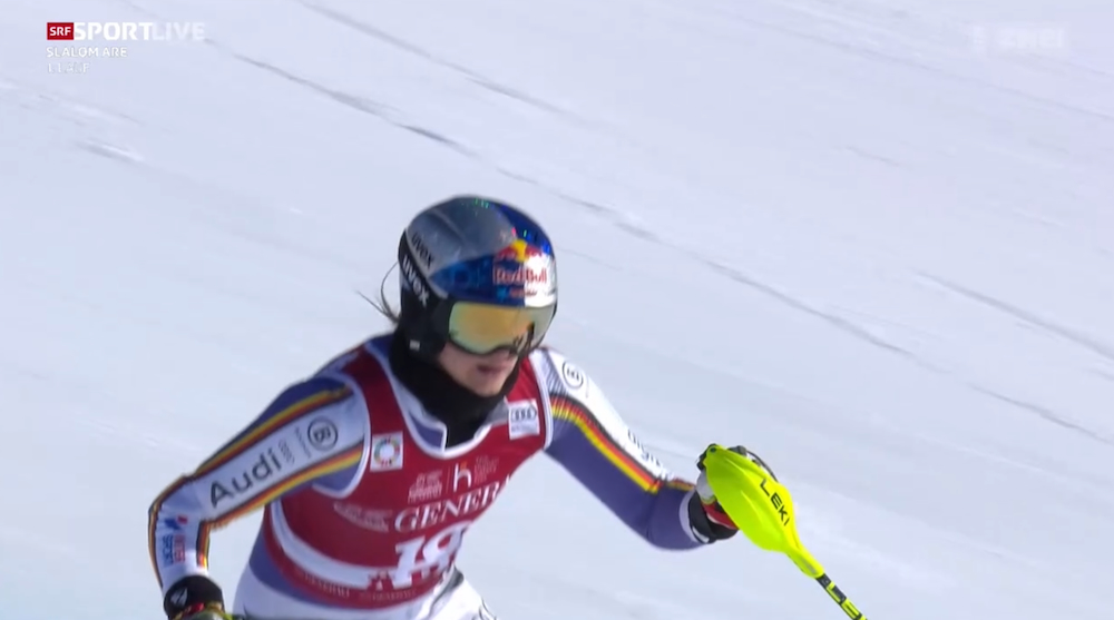 ����� ����