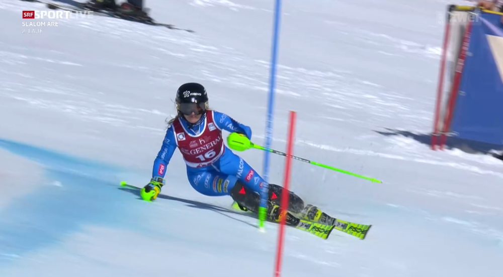 ����� ����