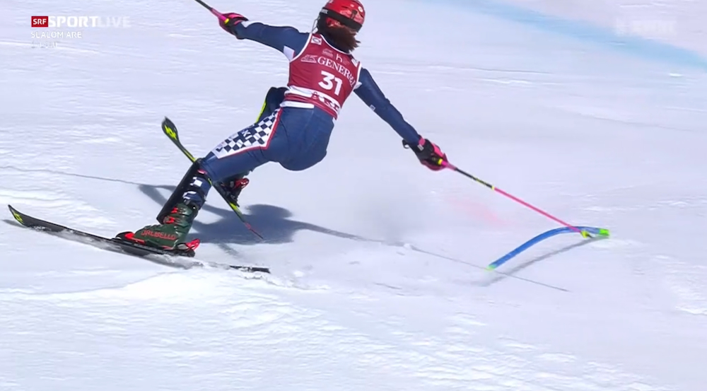 ����� ����