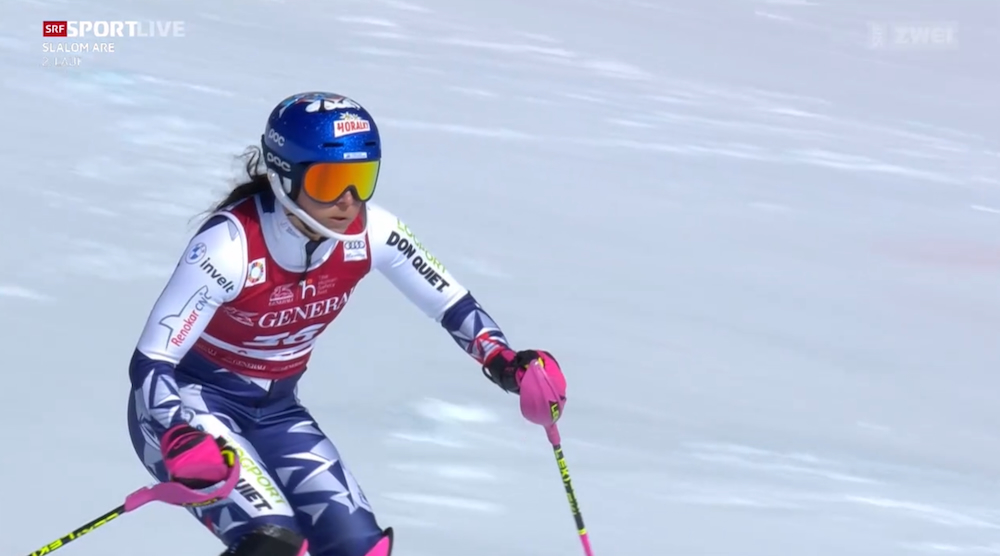 ����� ����