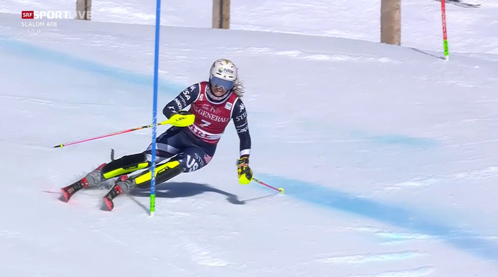 ����� ����