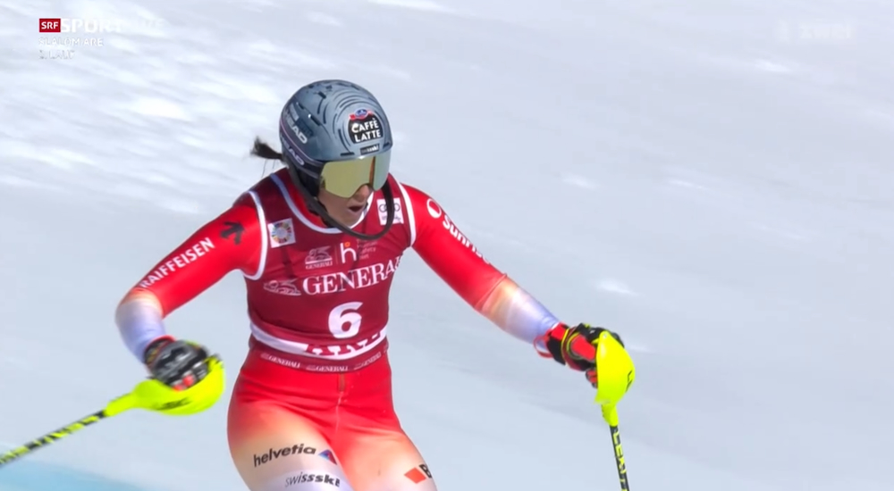 ����� ����